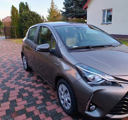 Toyota Yaris cena 57900 przebieg: 33819, rok produkcji 2017 z Lubin małe 79